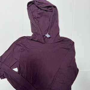 Mens lightweight hoodie. With front pockets.   Very comfy.